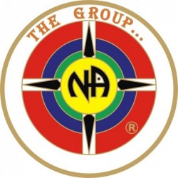 NA 'The Group' Medallion White & Gold Large